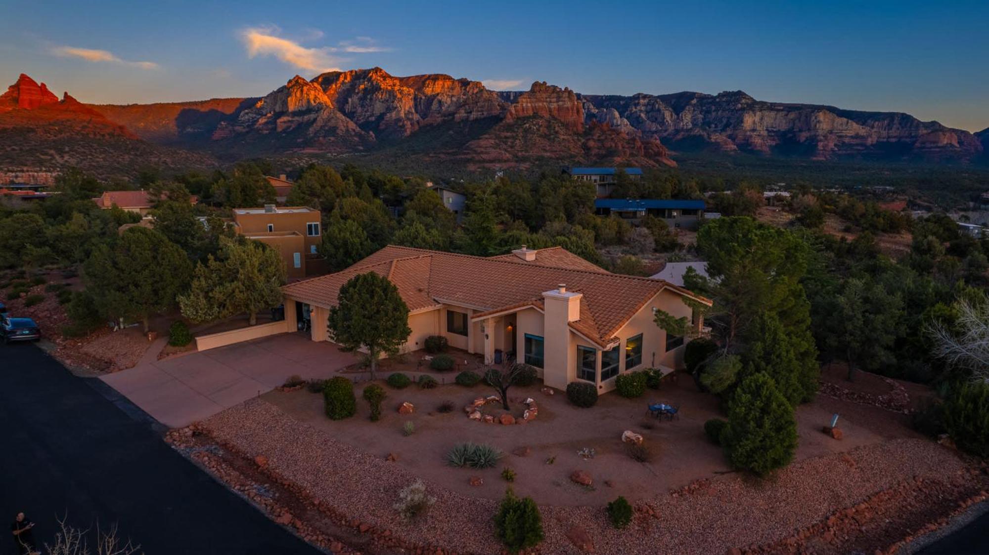 5 Bed 3 Bath Uptown Sedona-Game Room-Sauna-Cold Plunge-Jacuzzi-Gym Eksteriør bilde