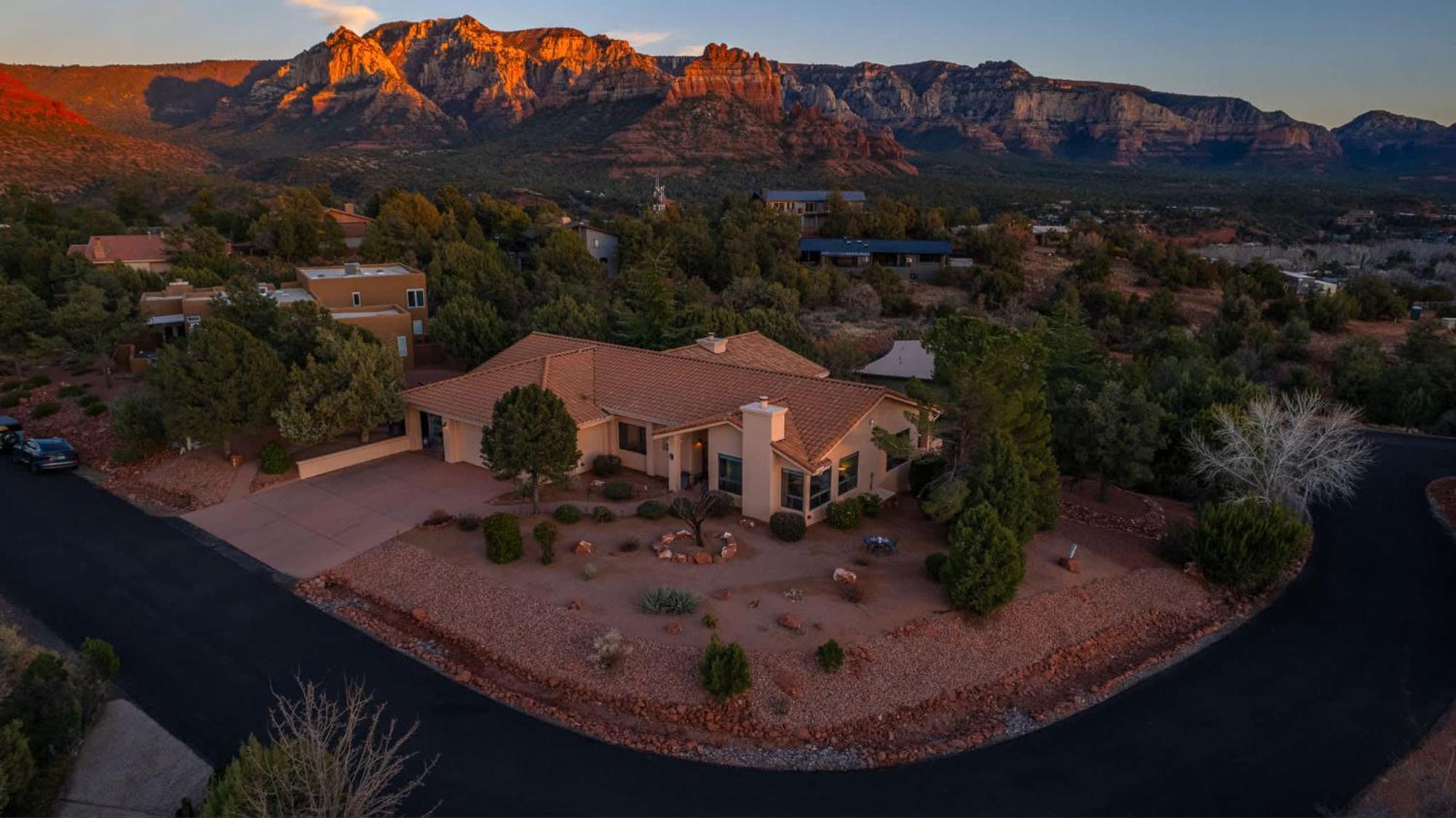 5 Bed 3 Bath Uptown Sedona-Game Room-Sauna-Cold Plunge-Jacuzzi-Gym Eksteriør bilde